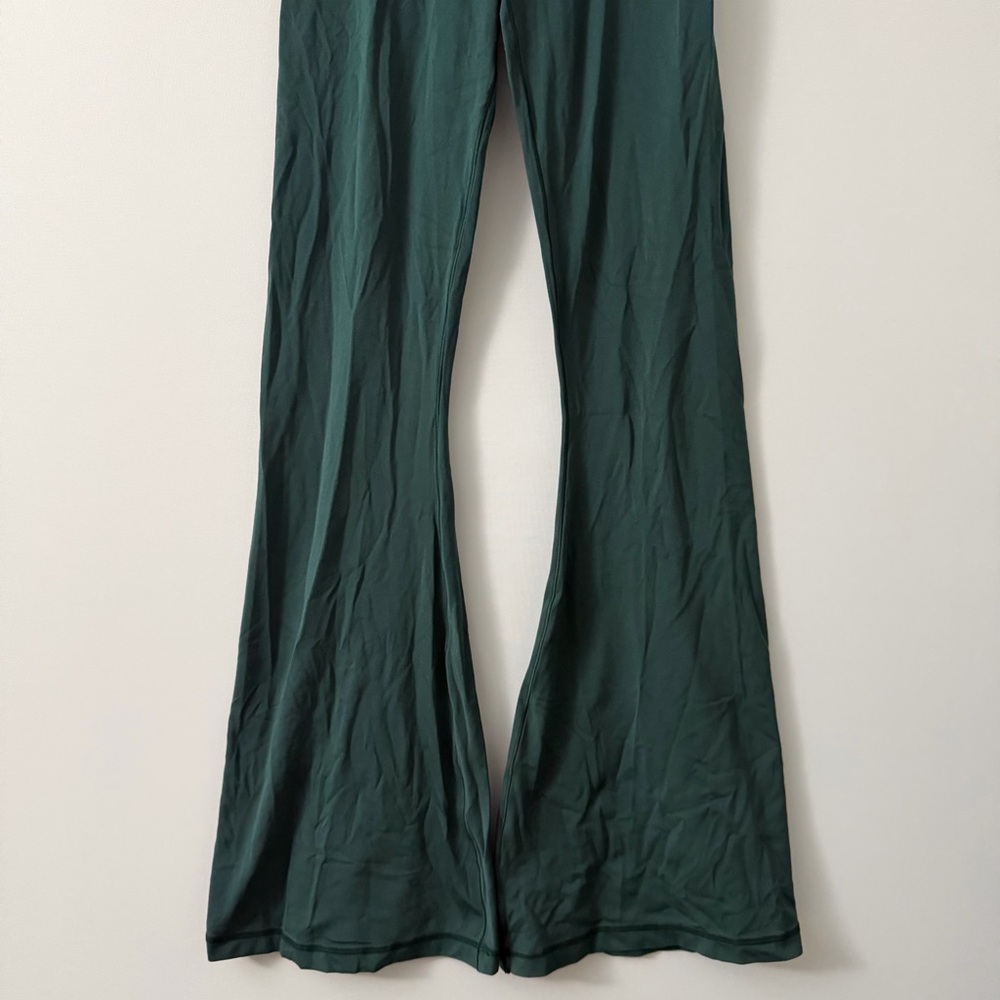 Offline by Aerie Size Medium Real Me Leggings Flare Hi-Rise Crossover Green Used - Picture 3 of 6